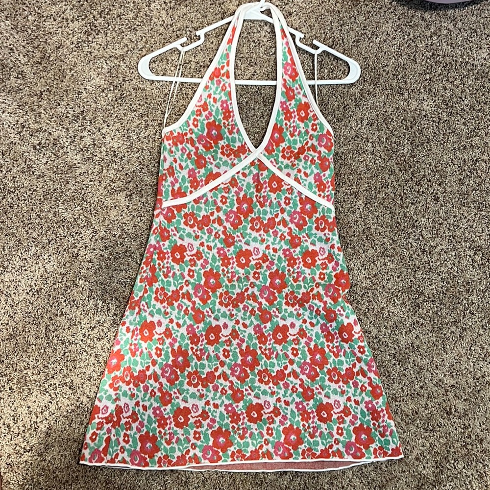NWOT. Zara size M floral halter neck dress! Super cute for summer.